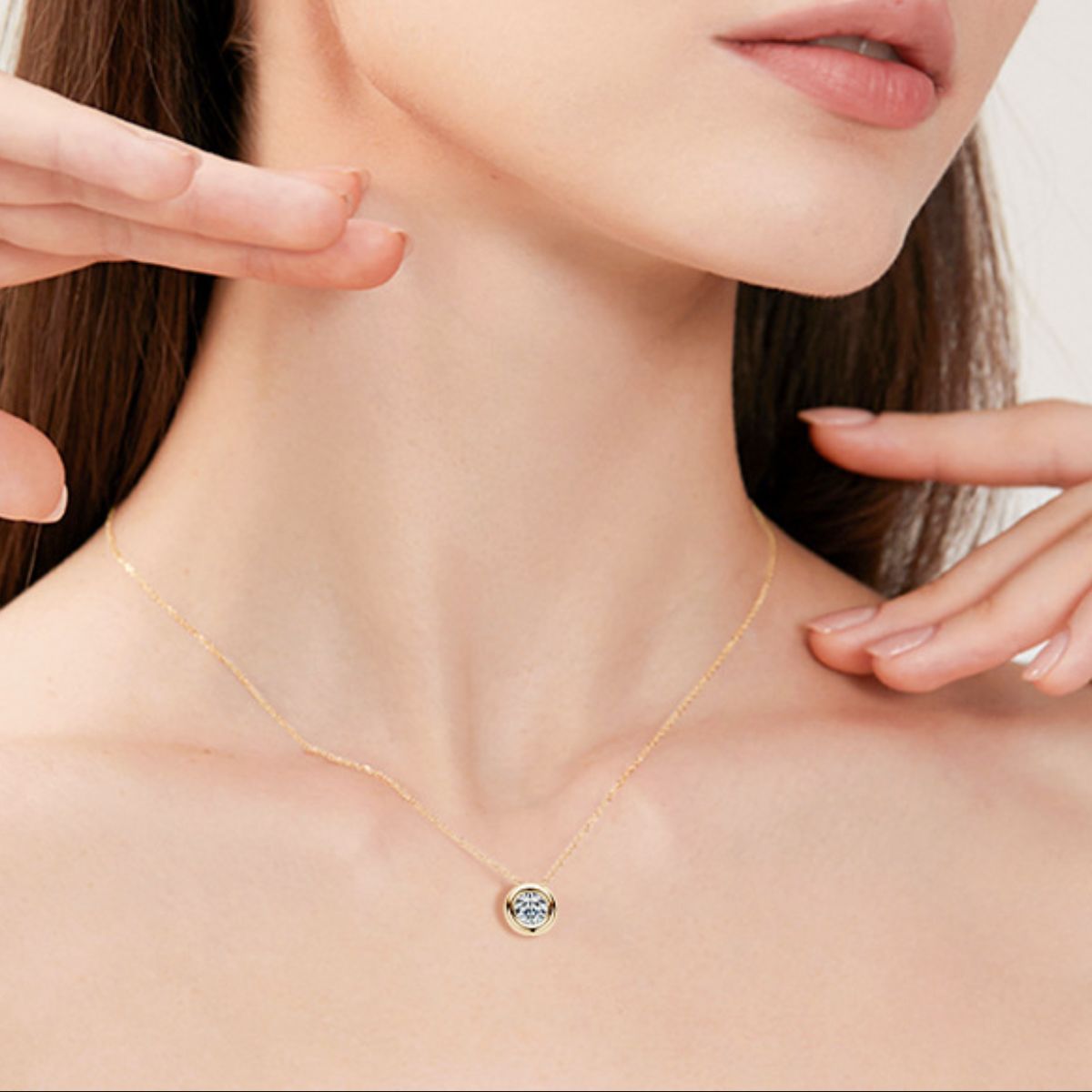 1 Carat Moissanite 925 Sterling Silver Necklace 18k gold-plated around neck